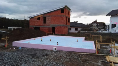 Ujezd Češka položena JUBHome BASE toplotna izolacija temeljne plošče